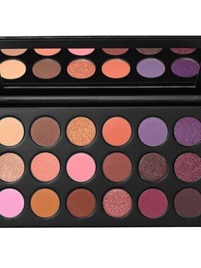 Morphe ~ ‘18F Talkin’ Flirty’ Artistry Eyeshadow Palette ~ Full Size 20.6 g NIB